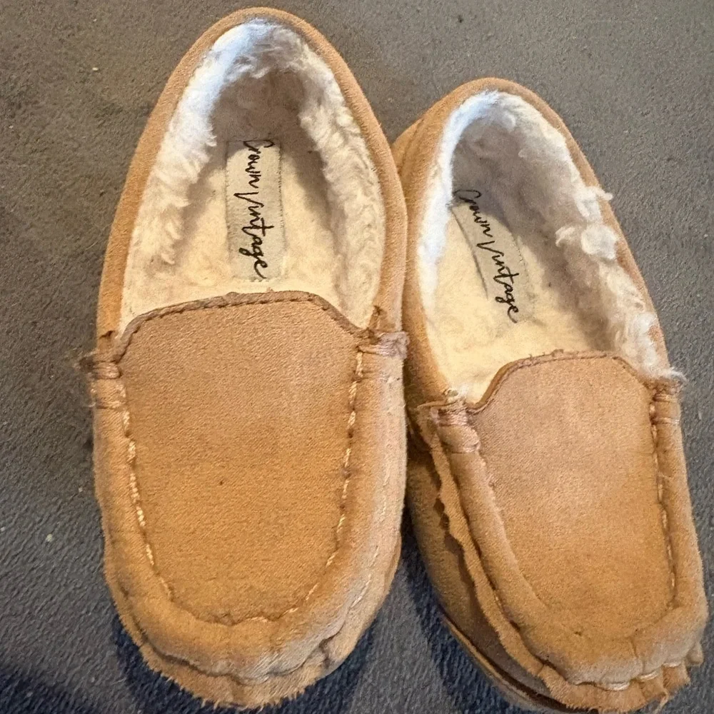 Crown Vintage Baby size 7 Toddler Suede Sherpa Shoes Slippers Moccasins